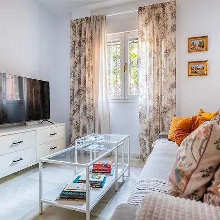 Piso Con Patio Privado Y Parking Nervion Apartment Seville