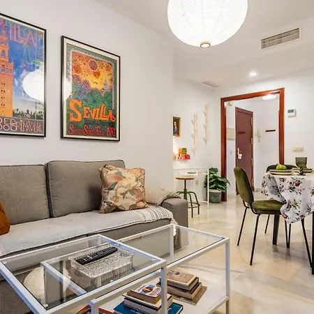 Apartamento Piso Con Patio Privado Y Parking Nervion Sevilla