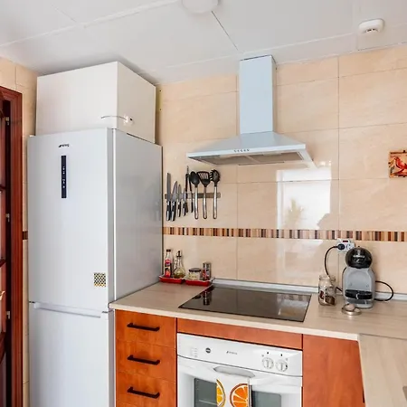 Piso Con Patio Privado Y Parking Nervion * Sevilla