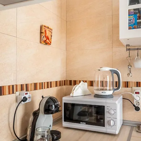Piso Con Patio Privado Y Parking Nervion Apartamento Sevilla