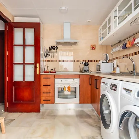 Piso Con Patio Privado Y Parking Nervion Apartamento